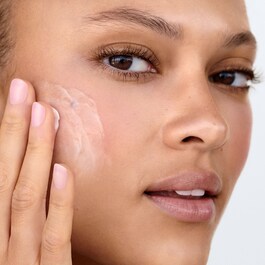 Rose Face Cream – Hydratační obličejová péče s růží a kyselinou hyaluronovou