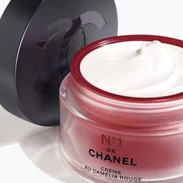 N°1 DE CHANEL KRÉM S ČERVENOU KAMÉLIÍ - Vypíná – Vyhlazuje – Chrání 