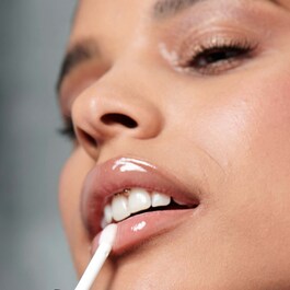 Outrageous Plump Effect Gloss - Lesk na rty se zvětšujícím efektem