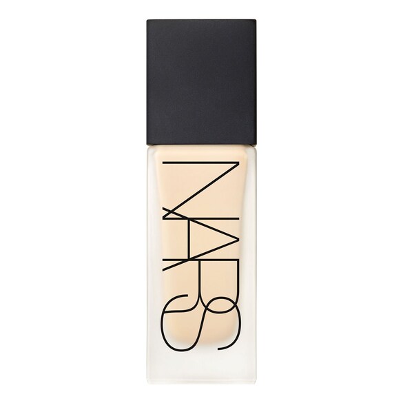 All Day Luminous Weightless Foundation - Lehký rozjasňující kompaktní makeup, NARS