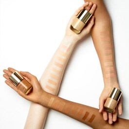 EVERLASTING YOUTH FLUID - rozjasňující a zpevňující make-up