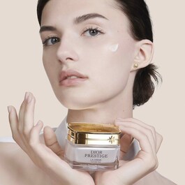 Dior Prestige La Crème Texture Légère – Regenerační a zdokonalující pleťový krém