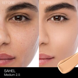 Natural Radiant Longwear Foundation - Rozjasňující dlouhodržící tekutý make-up