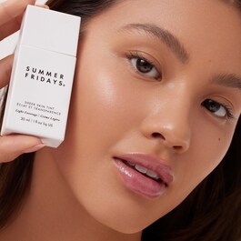 Sheer Skin Tint – Transparentní rozjasňovač