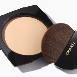 LES BEIGES HEALTHY GLOW SHEER POWDER - Náplň Do Kompaktního Pudru
