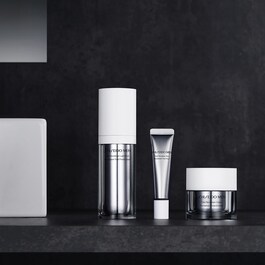 Total Revitalizer Eye - Oční krém proti stárnutí