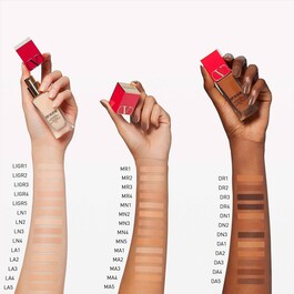 Very Valentino – Lehký make-up s 24h výdrží a SPF25