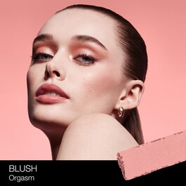 Tvářenka Blush