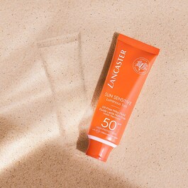 SUN SENSITIVE - Fluid bez oleje s mléčnou konzistencí SPF50