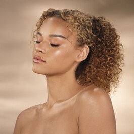 Glow Seeker Highlighter - Rozjasňující pudr