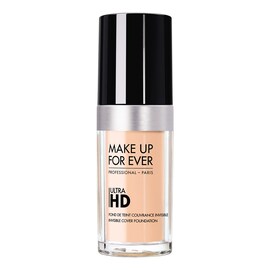 Ultra HD Foundation - Středně krycí make-up