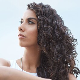 Frizz-Free Volumizing Foam - Lehká objemová pěna pro kudrnaté vlasy