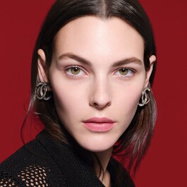 N°1 DE CHANEL KRÉM S ČERVENOU KAMÉLIÍ - Vypíná – Vyhlazuje – Chrání 