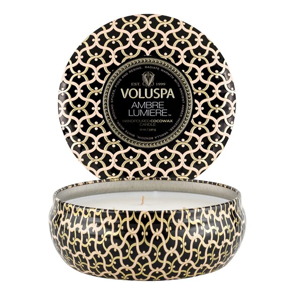 Maison Noir Ambre Lumiere 3 Wick Tin Candle - Svíčka, VOLUSPA