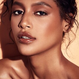Cheeks Out Freestyle Cream Bronzer - Krémový bronzer