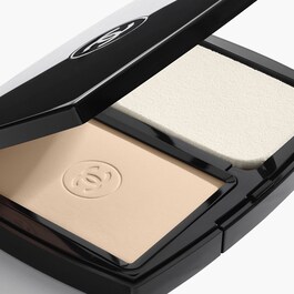 ULTRA LE TEINT - Dlouhodržící kompaktní make-up