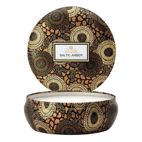 Japonica Baltic Amber 3 Wick Tin Candle - Svíčka, VOLUSPA