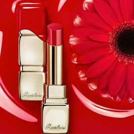 KissKiss Shine Bloom - Rtěnka s 95 % složek přírodního původu