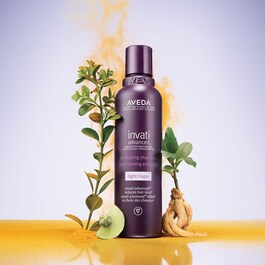 Invati advanced™ - Lehký exfoliační šampon