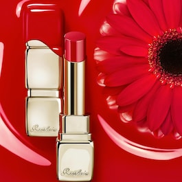 KissKiss Shine Bloom - Rtěnka s 95 % složek přírodního původu