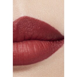 ROUGE ALLURE VELVET - Rtěnka