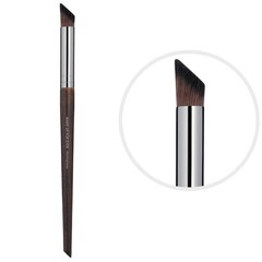 Štěteček č. 234 - Zkosený stínovací štěteček, MAKE UP FOR EVER