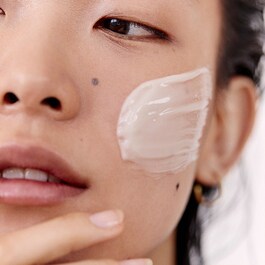 Rose Sleeping Mask – Noční hydratační maska s růží a kyselinou hyaluronovou