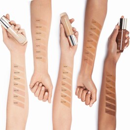 EVERLASTING FLUID - dlouhotrvající a hydratační make-up s matným efektem