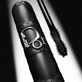 Diorshow Overvolume – Řasenka pro extra objem, 24hodinové nošení