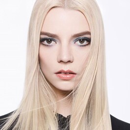 Diorshow Iconic Overcurl – Řasenka pro objem – Péče o řasy a úchvatné natočení