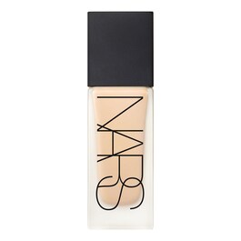 All Day Luminous Weightless Foundation - Lehký rozjasňující kompaktní makeup