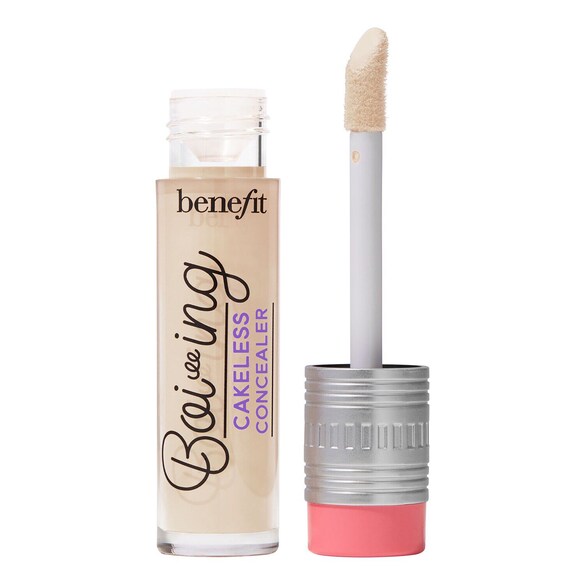 Boi-ing Cakeless - Krycí tekutý korektor, BENEFIT COSMETICS