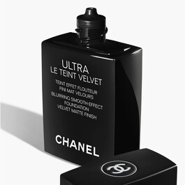 ULTRA LE TEINT VELVET - Ultra lehký sametový make-up