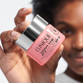 Moisture Surge Hydratant Fini Transparent SPF 25 - Hydratační krém