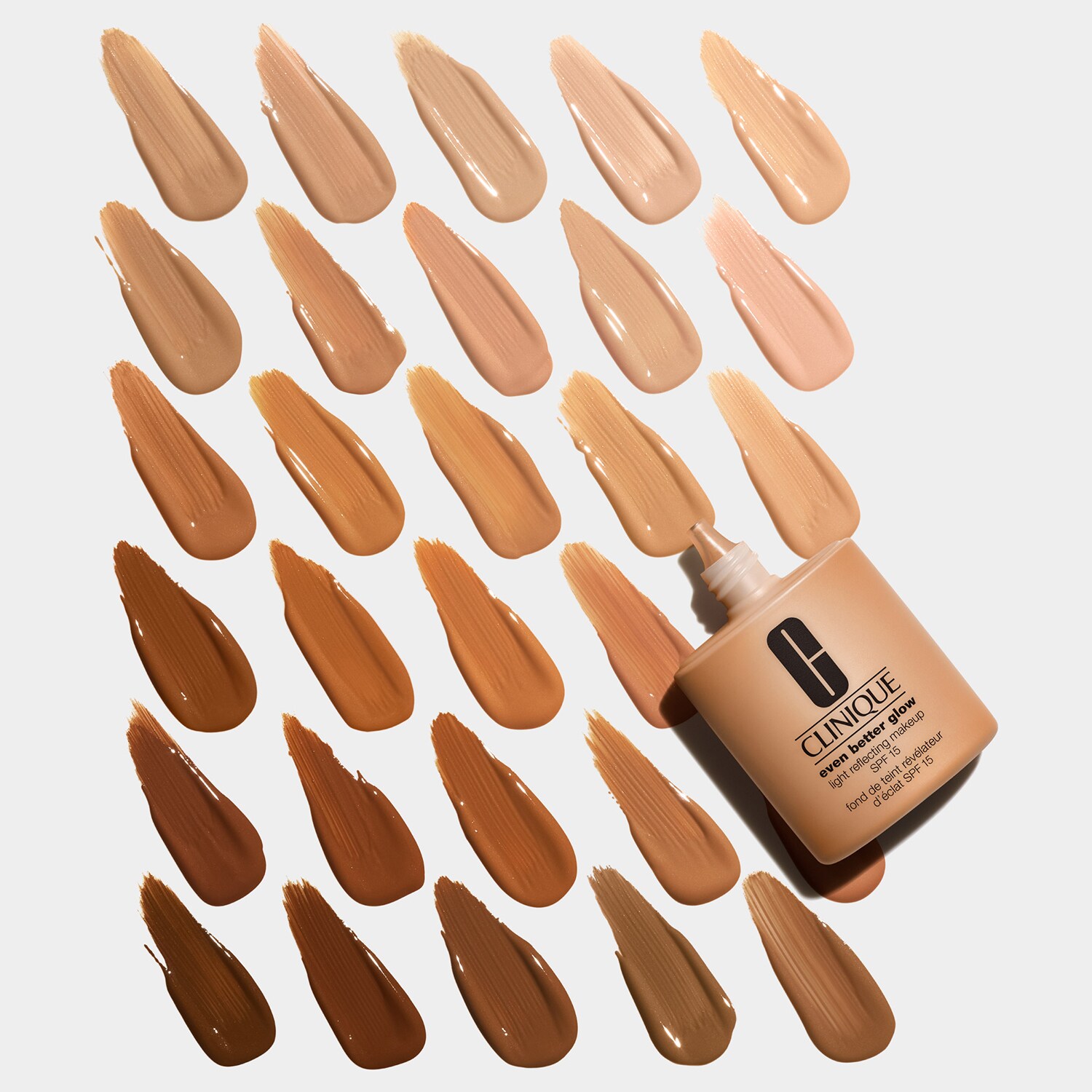Even Better Glow Reflecting Makeup SPF 15 Makeup z CLINIQUE ≡ SEPHORA